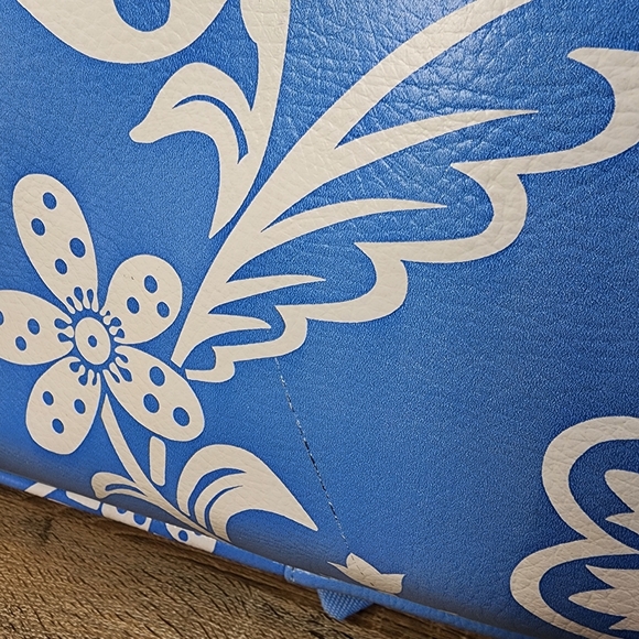 VINTAGE ROXY Blue White Leather Hawaiian Flower Travel Garment Bag - Picture 6 of 16